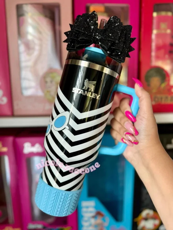 Stanley x Barbie™ 1959 Original Quencher 40 Oz - Image 4